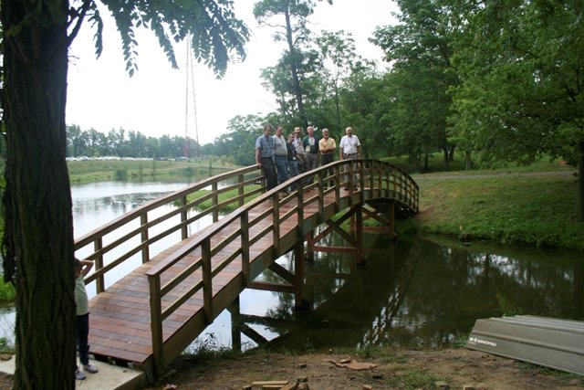 Garden bridge