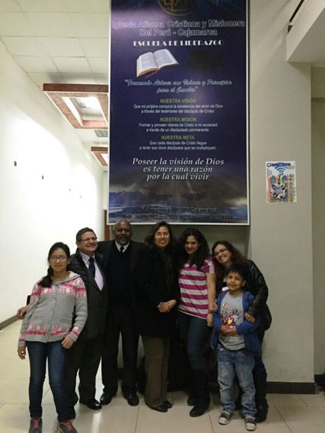 Con el Pastor Primitivo Sánchez Pastor Titular De la Iglesia Alianza Cristiana y Misionera de Cajamarca