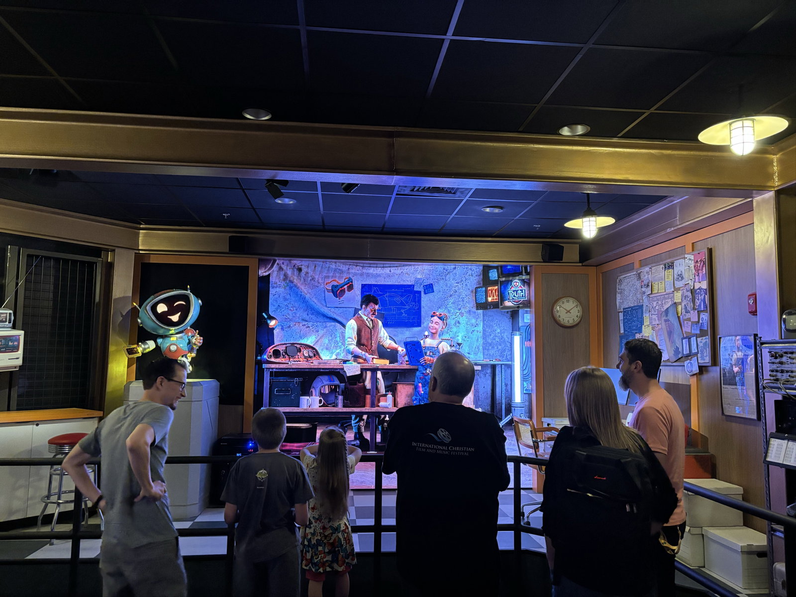 Truth Traveler Pigeon Forge interior scene