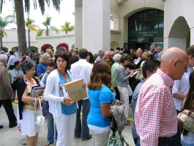 Crowds lining up