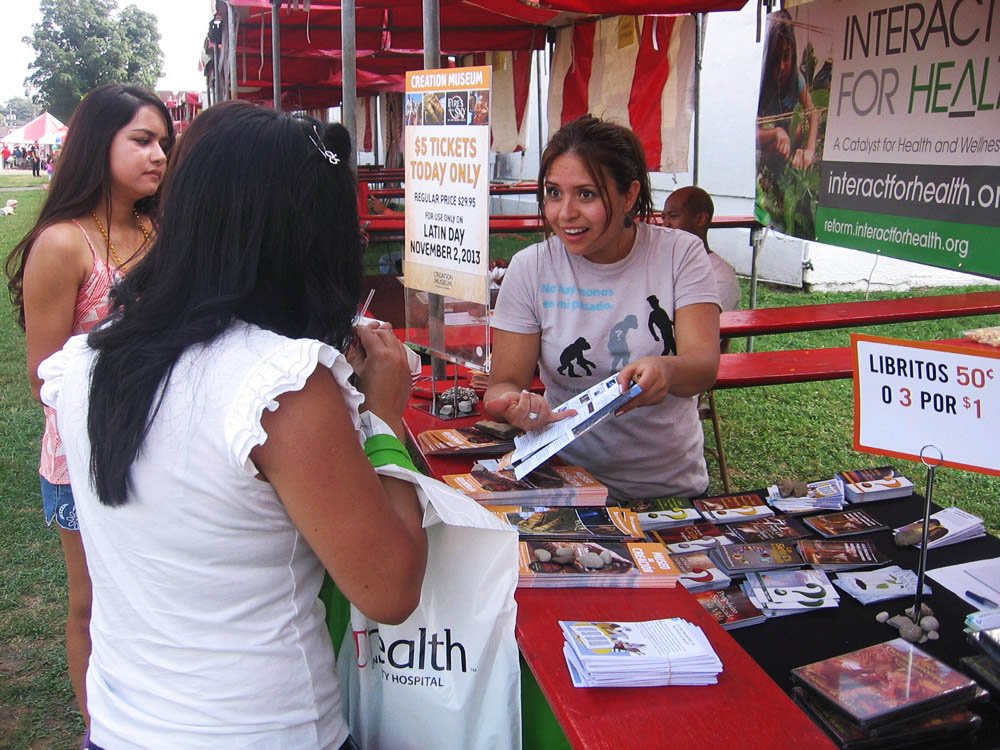 Hispanic Festival volunteers