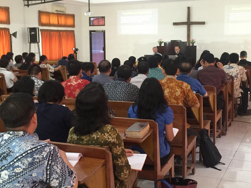 Dr. Andrew Snelling Teaching in Indonesia