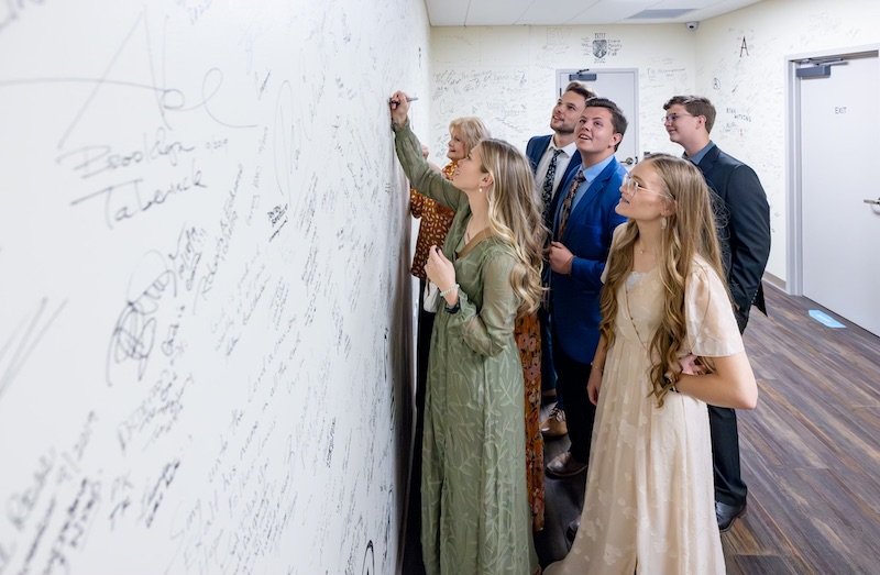Musicians signing wall