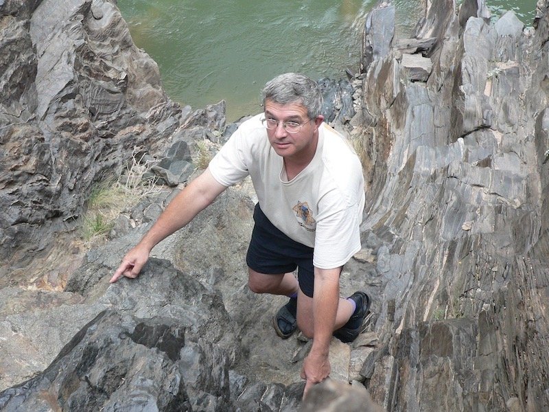 Andrew Snelling climbing rocks