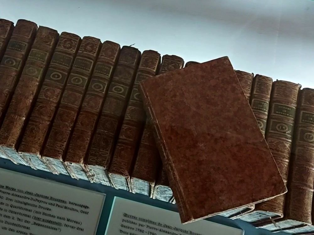 Books by Jean-Jacques Rousseau