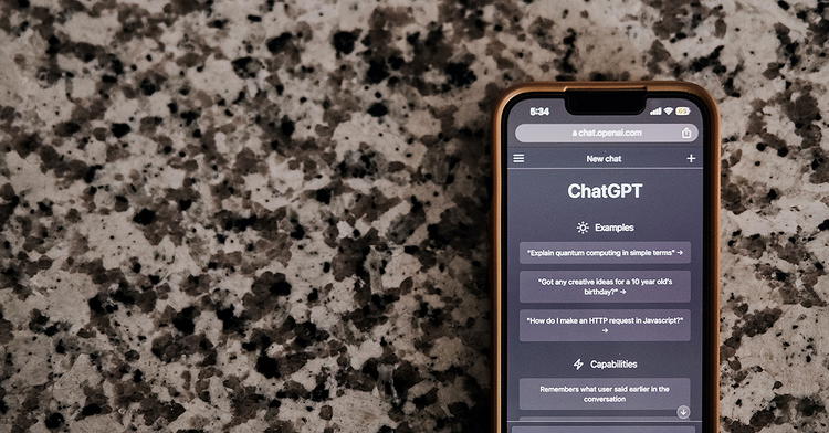 5 Questions for Parents to Talk with Teens About AI